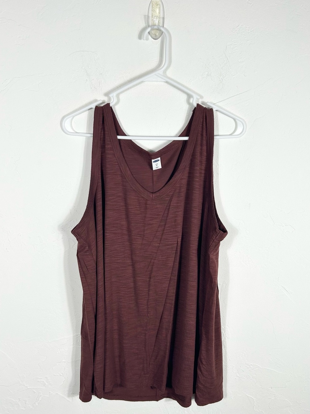 Old Navy Luxe Maroon Heathered V-Neck Tank Top Size XL Extra Large Rayon Blend